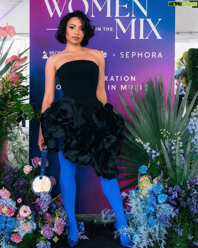 Kat Graham Instagram - Celebrating Women In The Mix with @Sephora at #GRAMMYHouse @recordingacademy 💙💕💪🏽 Los Angeles, California