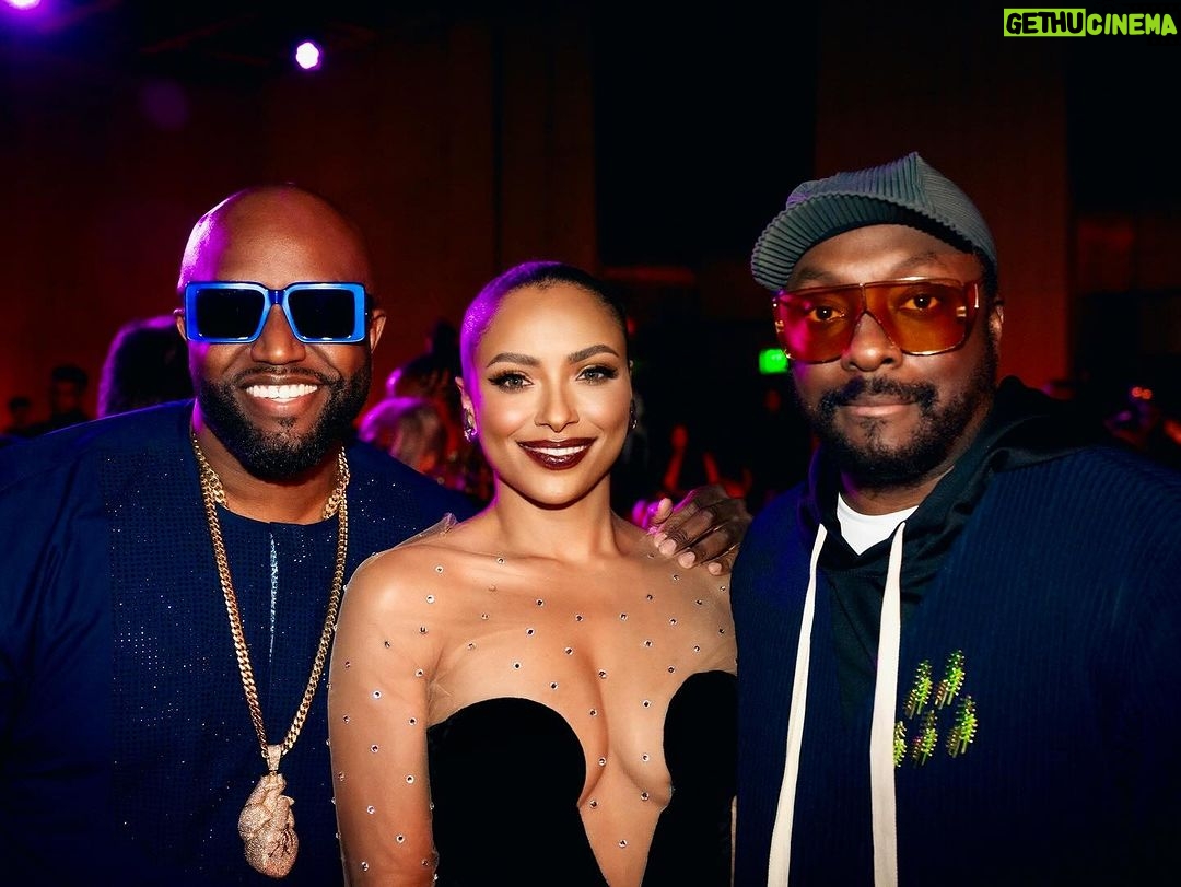 Kat Graham Instagram - Now this is a crew! At the @blackmusiccollective @recordingacademy Honors we came together to pay tribute to the brilliance of exceptional Black music creators and industry icons. It was a profound joy to celebrate their invaluable contributions and reflect on them in real time. Such an inspiring and truly mind blowing night… 📸: @obscurematchi