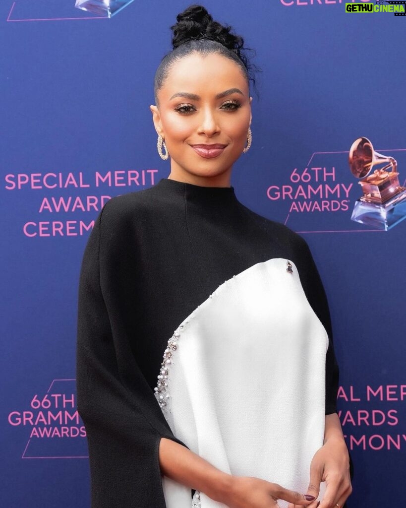 Kat Graham Instagram - Congratulations @knaanstagram on your Grammy Award for “Refugee” Best Song for Social Change at the Special Merit Awards. What an incredible honor to be able to present this to you. From our journey of being label mates (now over 10 years ago!) on A&M records, to having the privilege of being a part of your well deserved recognition. Thank you for using your platform and talents to bring awareness to the plight of refugees. This was an absolute dream come true having my two humanitarian worlds brought together with the @recordingacademy and @refugees. It felt like the deepest confirmation of alignment. So honored to be a part of the UN Refugee Agency and Recording Academy family. Two organizations that work tirelessly to protect, empower and support the world’s most vulnerable. Congratulations K’Naan. May the world see and understand what it means to be a refugee a little more today than they did yesterday. Thank you. 🙏🏽 Los Angeles, California
