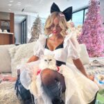 Kate Beckinsale Instagram - Sadness and joy,gratitude and rage, fear and hope, friends and family, dear animals both living and living in the heart,laughter and tears, generosity and feeling seen and loved and of course, fruit and veg costumes. Happy (or as happy as you can) Christmas. And love from us❤️