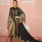 Kate Beckinsale Instagram - So happy to be a co-chair of this year’s @amfar gala, Venezia. As well as getting to see the inspirational @ava receive the Visionary award and the talented @ritaora and @leonalewis perform, @amfar galas are essential to winning the worldwide fight against AIDS. @amfar is dedicated to ending the global AIDS epidemic through innovative research. Since 1985, @amfar has awarded more than $600 million in arants to research teams worldwide . HIV/AIDS remains one of the most serious and deadly public health threats in the world. One person dies of AIDS-related causes every single minute and two others become infected with HIV. So we urgently need a cure. I support @amfar because I want to be a part ot the solution. We can be the generation that brings the HIV epidemic to an end, but we're going to need to work together and to support organizations like @amfar dedicated to finding a cure. We know that we can cure HIV. There have been at least five people cured, but this was through an expensive and risky stem cell transplant. Through our support we will help to fund the research that will deliver a cure that's accessible to all who need it. 💜 #amfarvenezia #cureaids
