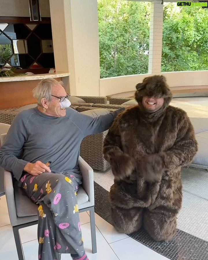 Kate Beckinsale Instagram - So we may have some bits and bobs going on but that will not deter us from attempting and failing to scare the shit out of Roy who,it turns out ,greets an unexpected bear with a very polite “Oh,hello!”