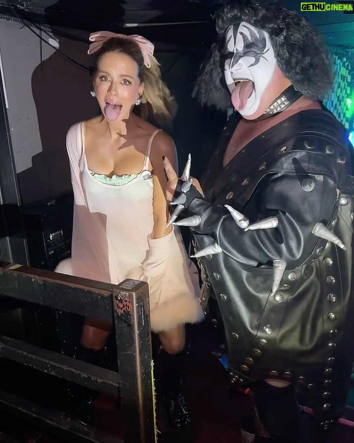 Kate Beckinsale Instagram - @nina_kate if you’re going to be in Europe on your birthday I’m going to have to find a substitute with a similar-ish wardrobe @fasttimesband