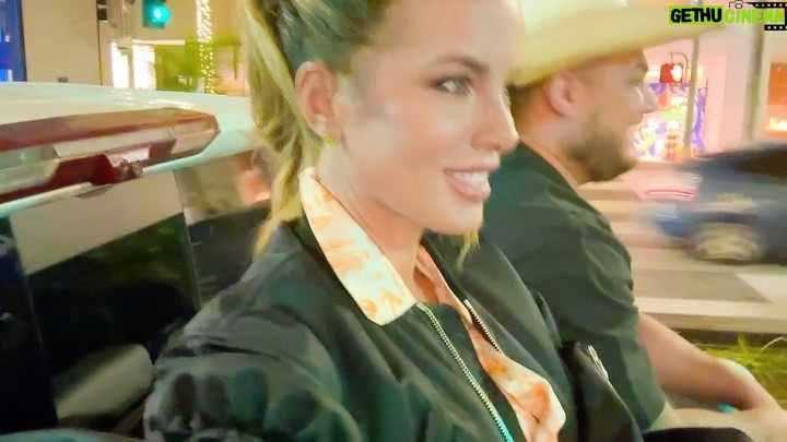 Kate Beckinsale Instagram - Mama’s first hayride (on Rodeo but still counts) 🤠 🤠 🤠 🤠