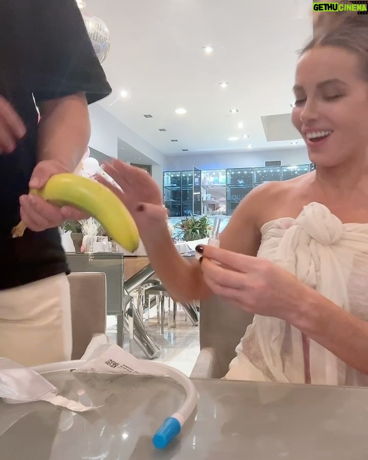Kate Beckinsale Instagram - Ok nursing school with @craigminton_