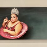 Kate Beckinsale Instagram - Thank you, @magnushastings for this absolutely genius portrait of the iconic @gingerminj and thank you to the icon herself for sending me her book, #southernfriedsass - a queen's guide to cooking, decorating, and living just a little EXTRA 👑👑👑