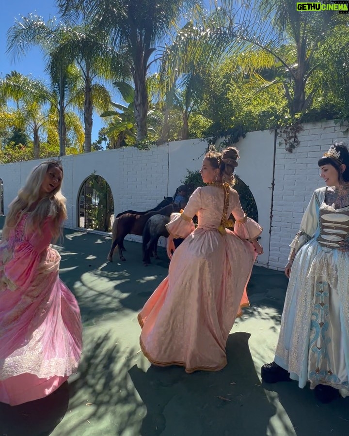 Kate Beckinsale Instagram - Happy birthday @nina_kate 💕we love you💕