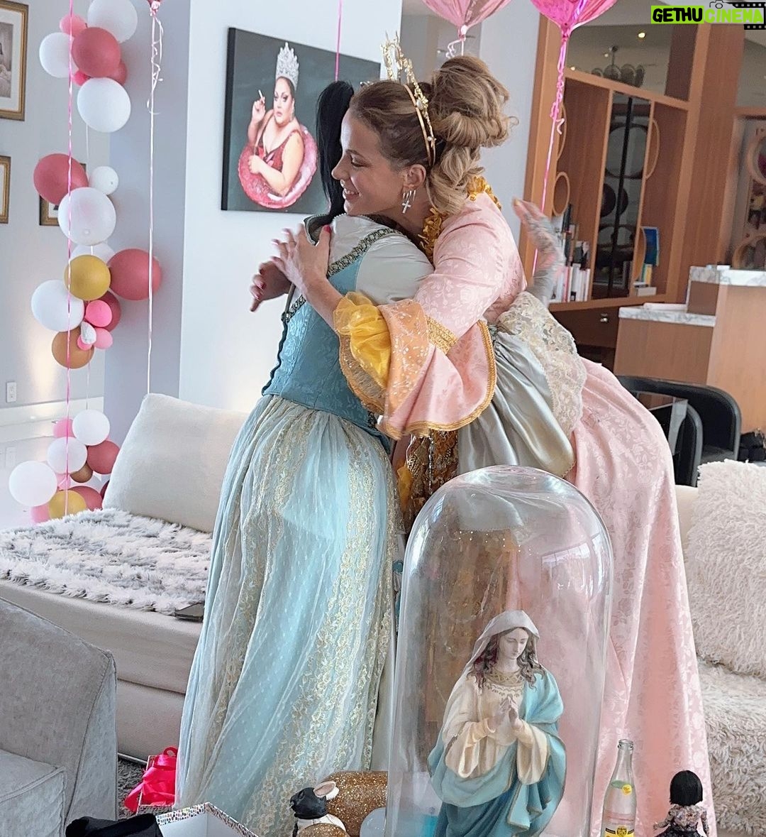 Kate Beckinsale Instagram - Part two of Princess @nina_kate of Camden’s birthday . 💕(There are quite a few parts.)Also you’re welcome for @craigminton_ in pantaloons possibly the furthest from south London he has sartorially been in some time