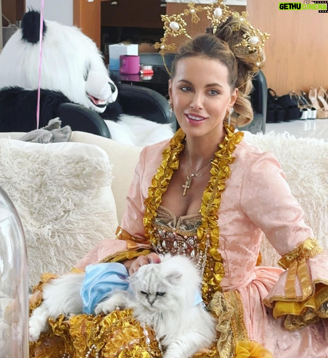 Kate Beckinsale Instagram - Part two of Princess @nina_kate of Camden’s birthday . 💕(There are quite a few parts.)Also you’re welcome for @craigminton_ in pantaloons possibly the furthest from south London he has sartorially been in some time