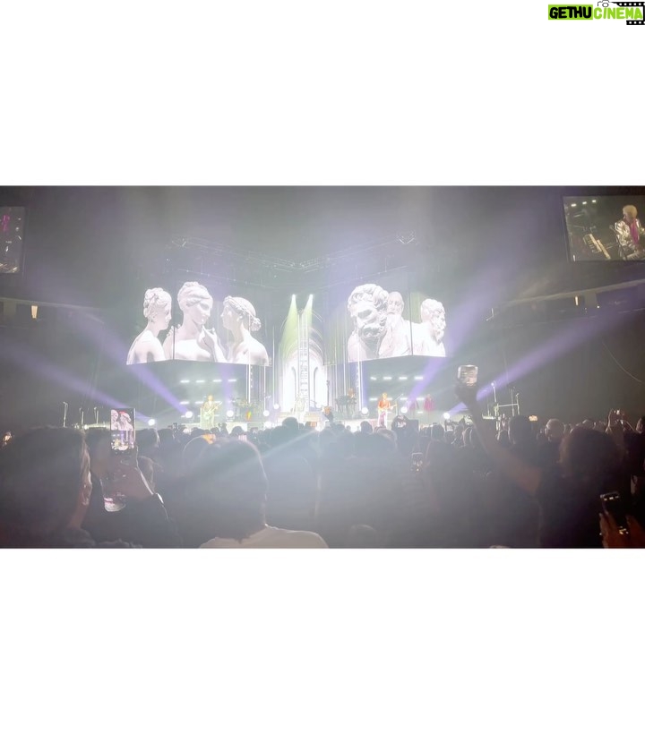 Kate Beckinsale Instagram - @nina_kateโs birthday celebrations part one .The ten year old in me is losing her mind . @duranduran KILLED it ๐๐