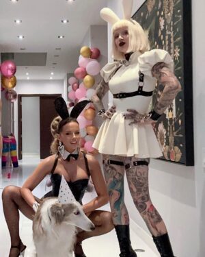 Kate Beckinsale Instagram - Happy birthday @nina_kate the friend I should have had since primary school when we both had wonky fringes . I love you and I love that we love all the same things including shoebills and Lee and pronking. May we pronk always for joy 💕🖤🖤💕 PS you held me up in the days before Clive died and were with me when he died and put me to bed and let me cry and cry and then you came with me to Armageddon and I’ll never ever forget it x