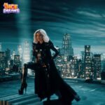 Kate Beckinsale Instagram - If you enjoyed this video, you’re in for a treat with Dice Dreams 🎲💫 Drop an emoji in the comments to share your thoughts on this ad👇 #DiceDreams #StealTheShow @dicedreams_official