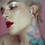 Kateřina Mlejnková Instagram - Dlouho mě výrazné rty na sobě moc nebavili, tak jsem včera zkoušela zase ty červené. 💋 jsou červené rty vaše oblíbené? Nebo taky raději saháte po nude? . . . . . . . . #redlips #makeupartist #makeup #makeuplover #photooftheday #koki9 #100daysofmakeup Prague, Czech Republic