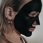 Kateřina Mlejnková Instagram - Poslední dobou se potýkám výkyvům hormonů a zánětům, což ovlivňuje mou pleť. 🙃 Pravidelná hydratace pomocí masek s kyselinou hyaluronovou a nočních hydratačních masek mi hodně pomáhá. Důležité je pro mě také se tím tolik nestresovat. A co se týče pupínků, objevila jsem několik účinných pomocníků. Můžeš se podívat na ně na fotkách. 🫶🏼 Jaké máš zkušenosti s péčí o pleť v období výkyvů hormonů a nemoci ty? ✨ . . . . . . . . . #peceoplet #skincare #koki9 #hormonalhealth #hormonalnirovnovaha #skin #skincaretips #perfectskin #krasnaplet #facemask #sheetmask #acnetreatment #platynkovamaska Prague, Czech Republic