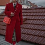 Kateřina Mlejnková Instagram - Už je červený všude moc? Není! 😅❤️ miluju děsně moc! 🤷🏼‍♀️ . . . . . . . #redobsession #redcoat #blondehair #glasses #ootd #fashion #streetstyle Prague, Czech Republic