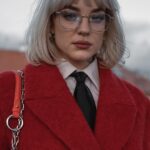 Kateřina Mlejnková Instagram - Už je červený všude moc? Není! 😅❤️ miluju děsně moc! 🤷🏼‍♀️ . . . . . . . #redobsession #redcoat #blondehair #glasses #ootd #fashion #streetstyle Prague, Czech Republic