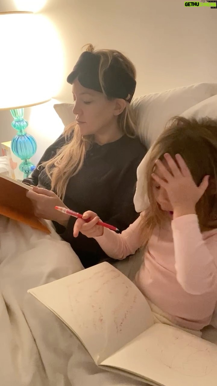 Kate Hudson Instagram - Back to school pressure is on! 📚
