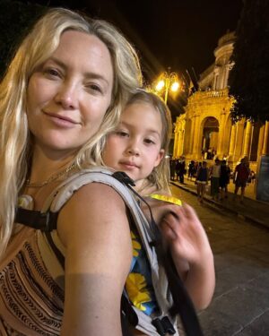 Kate Hudson Instagram - Happiness and pasta 🍝 Not mutually exclusive 🇮🇹❤️☀️🌙 Exploring with my favorite humans ❤️