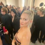 Kate Hudson Instagram - Last week was haute. Still dreaming about the @giorgiarmani #privé show 📸 💃🏼🪴