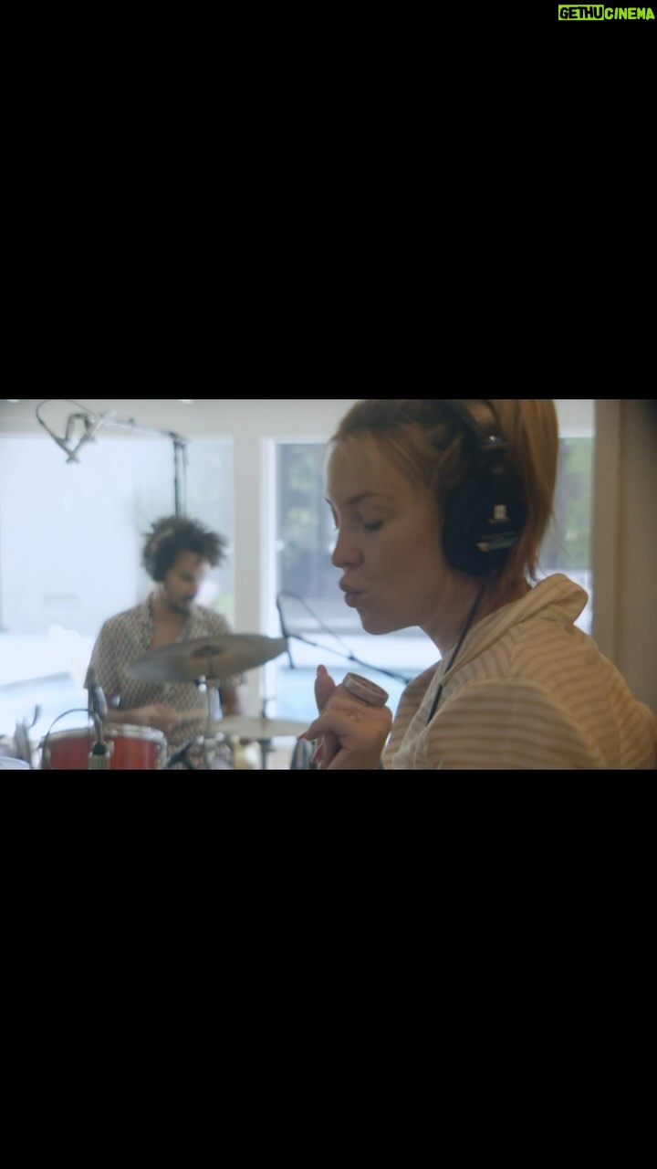 Kate Hudson Instagram - And then the time came to let the music fly the nest…🦋TOMORROW🦋 #talkaboutlove