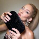 Kate Hudson Instagram - Beautiful @giorgioarmani #privé show in Paris! 🖤We love you Giorgio🖤 Thank you for having us 🥰