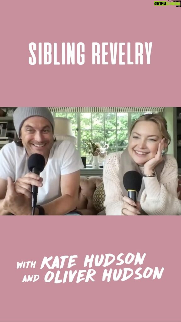 Kate Hudson Instagram - That’s a wrap on Season 3 of @siblingrevelry! Tune in to a special bonus episode to hear @sethmeyers and @joshdmeyers chat growing up, the dangers of sleepwalking and their new podcast, @familytripspod. Available wherever you listen to podcasts🎙️