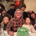 Kate Hudson Instagram - Oh how we love you Pa! The happiest Father’s Day to one amazing man! I love you! ❤️