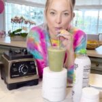 Kate Hudson Instagram - Celebrating National Smoothie Month with big straw energy🍹Blending with @tobeinbloom through the years…
