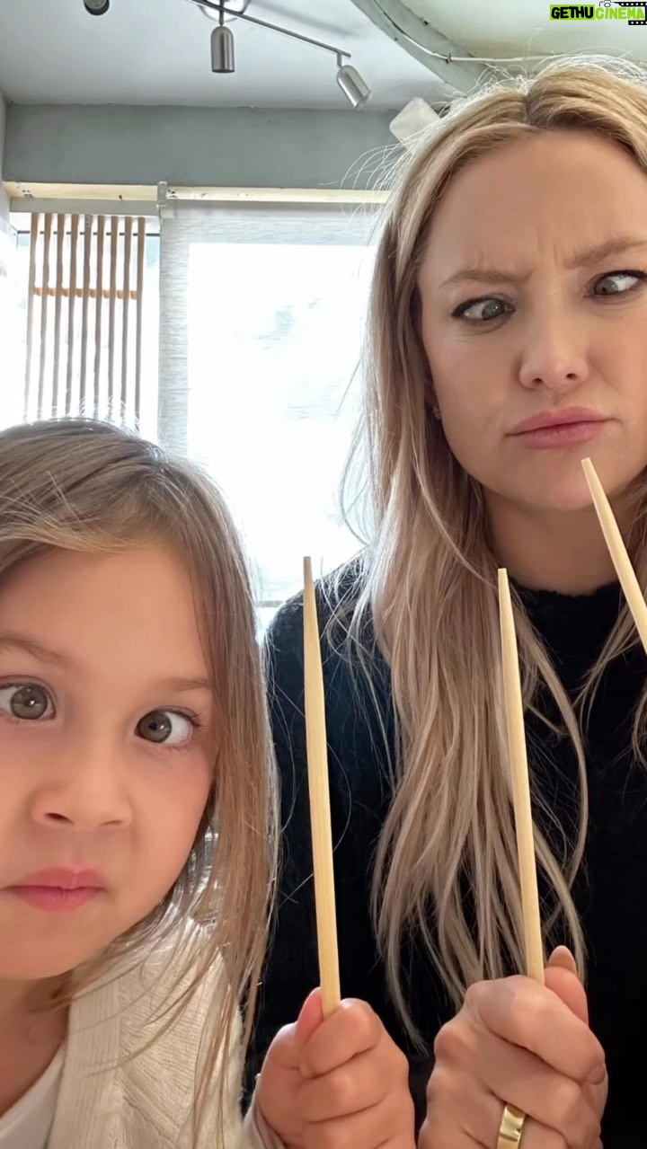 Kate Hudson Instagram - Sushi date with my lady ☀️