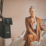 Kate Hudson Instagram - I’m happy to announce my partnership with ALMA, I’ve been using their lasers for over 10 years, and love the results! I only ever partner with brands that I truly love and can honestly recommend. Alma lasers have been a part of my beauty routine with @nursejamiela forever. Painless and effective ☀️ @alma.lasers.international @almalasers_northamerica #almapartner