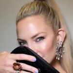 Kate Hudson Instagram - Beautiful @giorgioarmani #privé show in Paris! 🖤We love you Giorgio🖤 Thank you for having us 🥰