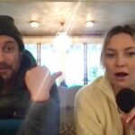 Kate Hudson Instagram - DO NOT MISS THIS! WILD! An incredible story about two siblings who didn’t know the other existed. This week’s episode of @siblingrevelry is live! Tune in to hear @chrystabilton discuss nature vs. nurture, forgiveness, setting boundaries, and much more. Link in bio 🎙️