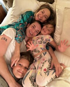 Kate Hudson Instagram - Momming since 2004 🐣🐣🐣 #lovesofmylife