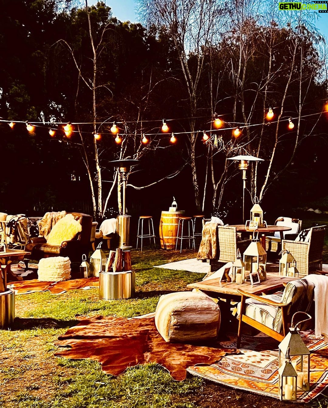 Kate Hudson Instagram - 50 never looked so good and cozy @ehud26 Thank you to everyone who helped bring Olivers one and only dream party to life! What a blast 💚 #cozyvibes #esspressomartini #margaritas @c.bonz (hoodies) @kingstvodka @lalospirits @sockerbitnyc (candy bar) @harpersloaneproductions @hollywood_photobooth
