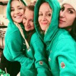 Kate Hudson Instagram - 50 never looked so good and cozy @ehud26 Thank you to everyone who helped bring Olivers one and only dream party to life! What a blast 💚 #cozyvibes #esspressomartini #margaritas @c.bonz (hoodies) @kingstvodka @lalospirits @sockerbitnyc (candy bar) @harpersloaneproductions @hollywood_photobooth