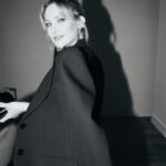 Kate Hudson Instagram - 🖤A little bts 🖤 @michaelkors @elleusa (shot by @jakerosenberg 📸