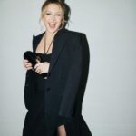Kate Hudson Instagram - 🖤A little bts 🖤 @michaelkors @elleusa (shot by @jakerosenberg 📸