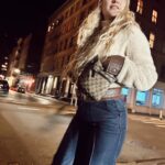 Kate Hudson Instagram - ✨Midnight stroll ✨ New York, New York