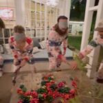 Kate Hudson Instagram - ❤️Christmas is love❤️ and maybe a little friendly family competition…