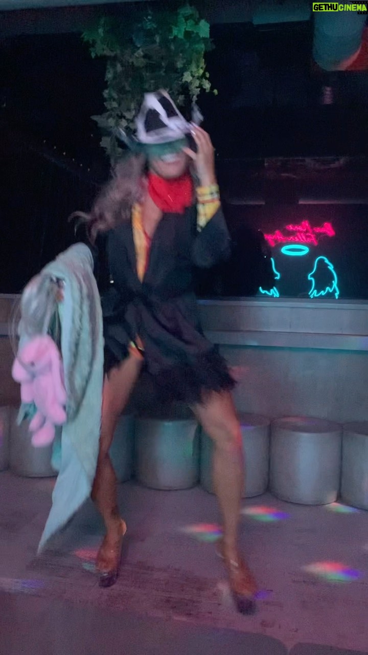 Kate Maxx Instagram - Thank you @tempest_jade for catching me out in the wild ❤️ 🤠