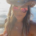 Kate Maxx Instagram - 🥁 🪘 ⭕️ 🏖️ ✅ Drum Circle