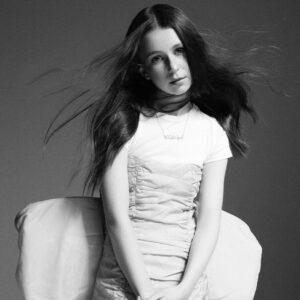 Katelyn Rose Downey Instagram - 📸💕 #MAKEITROTATE @rotatebirgerchristensen 

My favourite pics of a fun shoot 
@evndoherty 
@fionafaganstylist 
@danielle_mahon_makeup_artist_