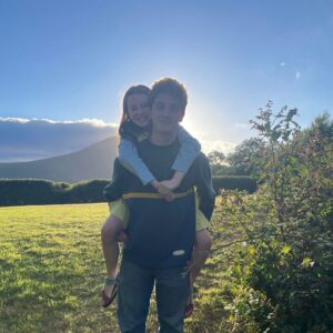 Katelyn Rose Downey Instagram - @charlenemckenna @rhys.mannion @aidanthemagician thank you for being my family, on and off screen!🤍🫶🏻

(Last picture is our family dog Nymeria smiling for the picture and it’s the cutest thing ever🥹🐾) #CleanSweep