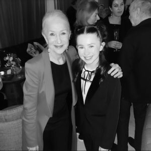 Katelyn Rose Downey Instagram - ⚡️SHAZAM! Fury of the Gods⚡️
Thank you Natalia & Peter #thesafrancompany & @wbpictures for inviting me! #ShazamMovie #worldpremiere🔥