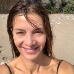 Katerina Lehou Instagram - Όλα μπορεί να ανακληθούν από στιγμή σε στιγμή... μια βουτιά ακόμα πηγη ζωής... #ηλιος#νερο#