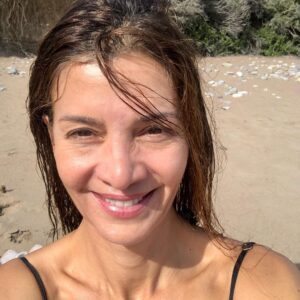Katerina Lehou Instagram - Όλα μπορεί να ανακληθούν από στιγμή σε στιγμή... μια βουτιά ακόμα πηγη ζωής... #ηλιος#νερο#