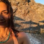 Katerina Lehou Instagram - Όσες σκιές και να έχουμε πίσω μας το βλέμμα θα είναι πάντα μπροστά. #light #shadows