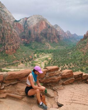 Katherine Hughes Instagram - loves rocks