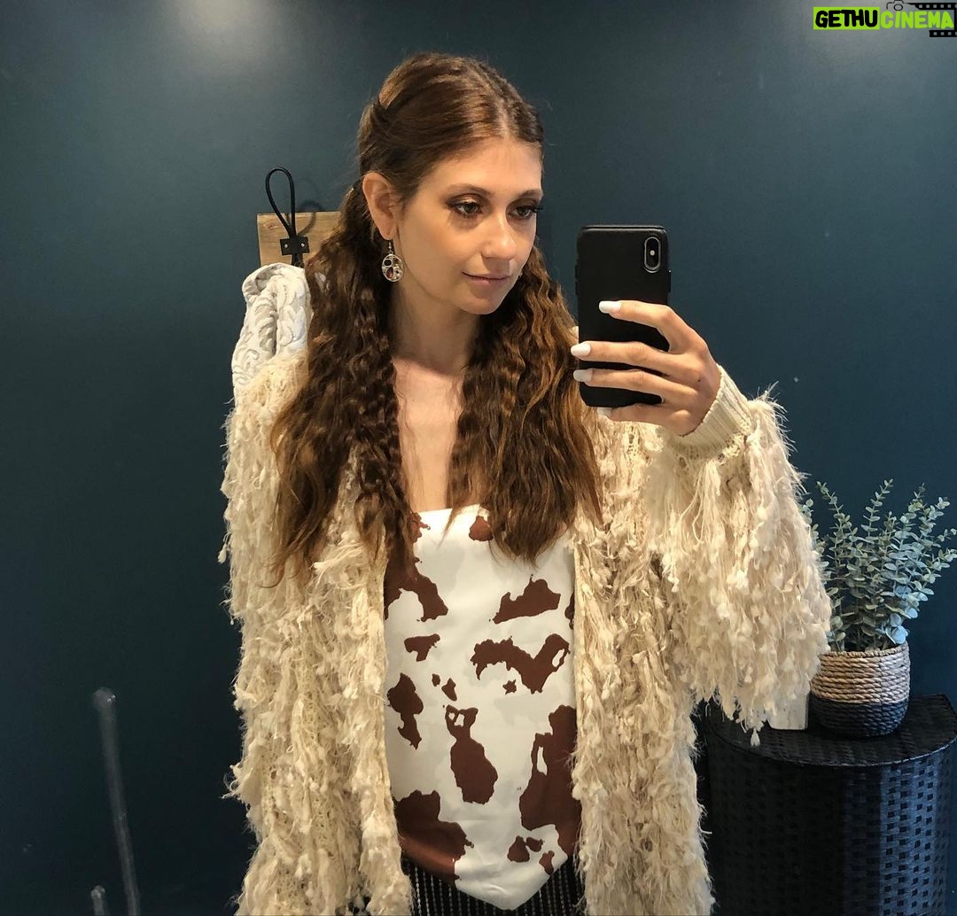 Katherine Levac Instagram - Super belle cet été moi.
