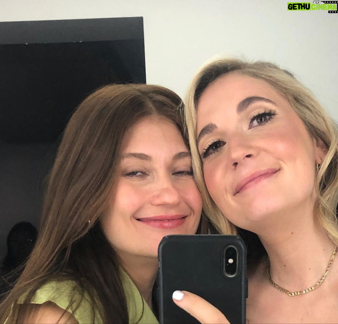Katherine Levac Instagram - Super belle cet été moi.